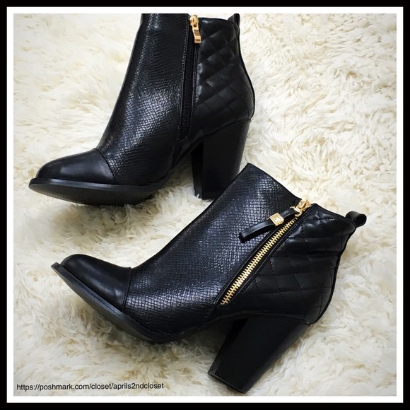 BLACK VEGAN SNAKESKIN FAUX LEATHER ANKLE BOOTS - Picture 2 of 8